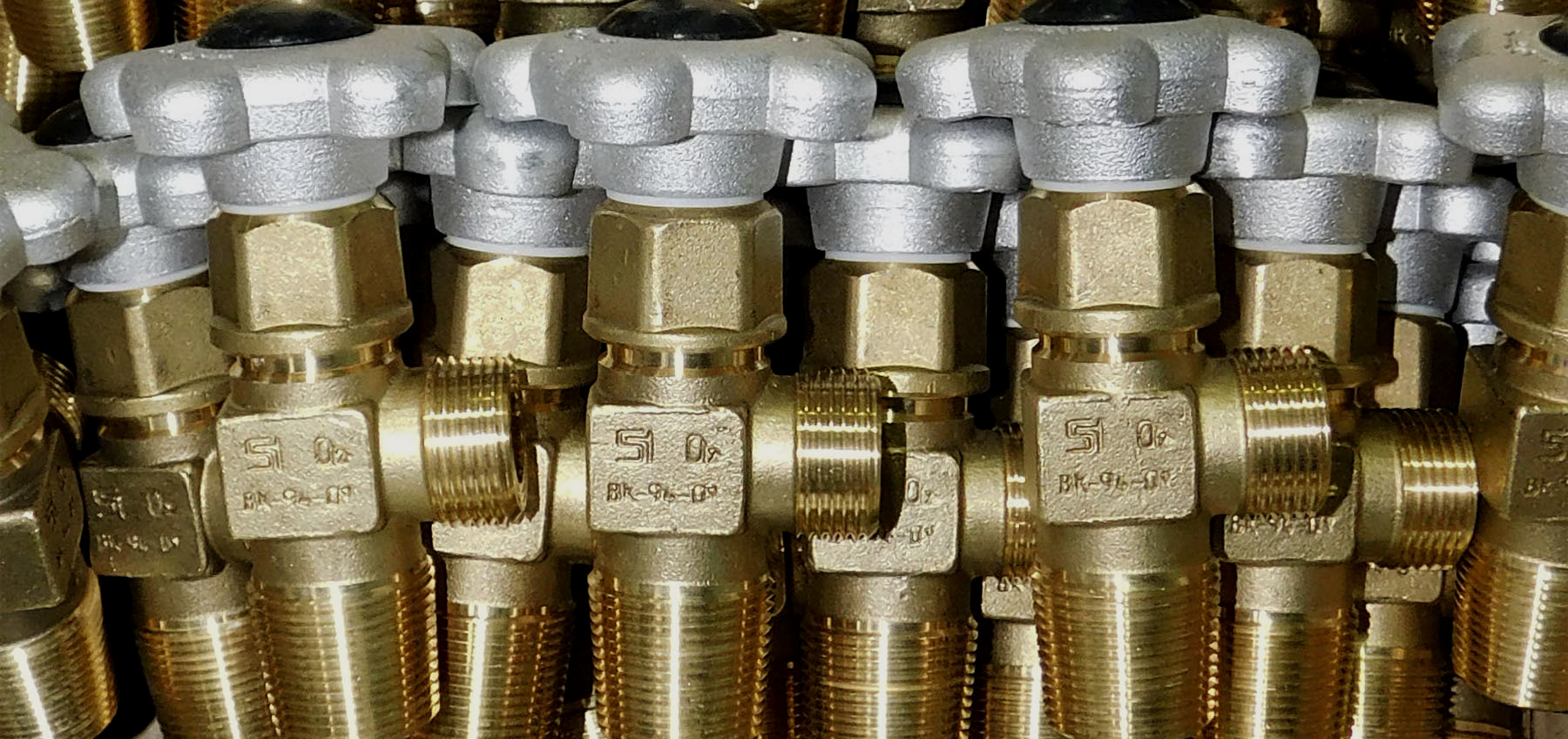 Вентили газовые и комплектующие к ним